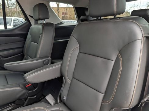 Used 2021 Chevrolet Traverse RS image 27
