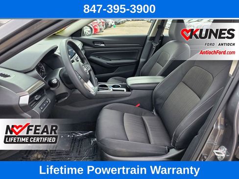 Used 2024 Nissan Altima 2.5 SV image 16