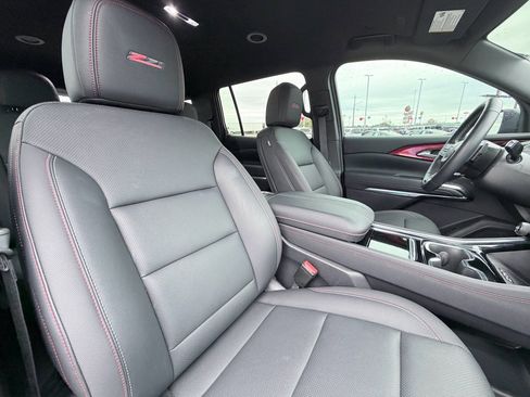 Used 2024 Chevrolet Traverse Z71 image 25