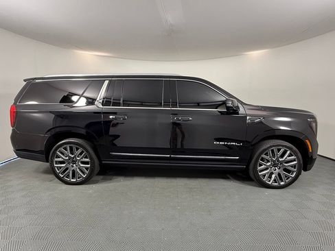 Used 2025 GMC Yukon XL Denali Ultimate AWD/4WD image 8