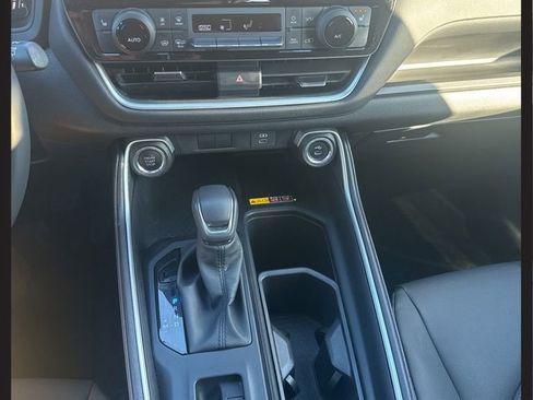 Used 2025 Toyota Grand Highlander AWD image 35
