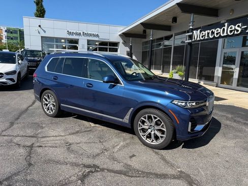 Used 2021 BMW X7 xDrive40i w/ Executive Package AWD/4WD image 2