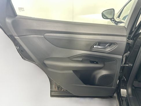 Used 2023 Nissan Ariya FWD image 26