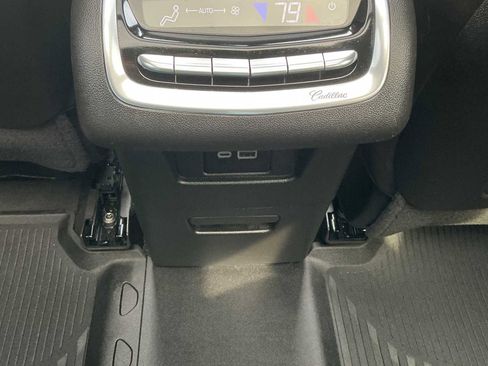 Used 2024 Cadillac XT6 Luxury w/ LPO, Floor Liner Package AWD/4WD image 16