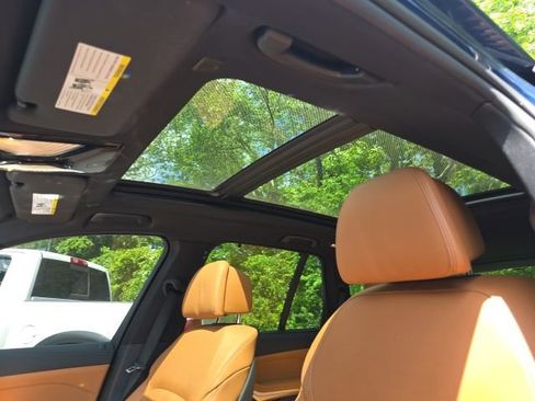 Used 2022 BMW X5 xDrive40i w/ M Sport Package AWD/4WD image 5