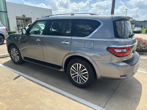 Used 2021 Nissan Armada SL w/ Captain's Chairs Package RWD image 2