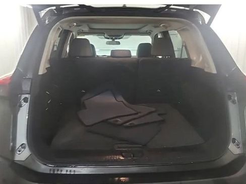 Used 2023 Nissan Rogue SV w/ SV Premium B Package image 16