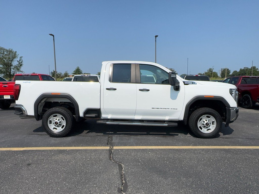 Certified 2024 GMC Sierra 2500 Pro w/ Convenience Package AWD/4WD image 1