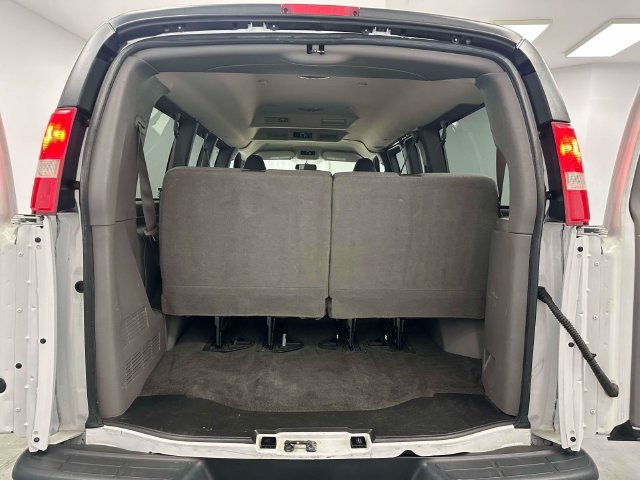 Used 2018 Chevrolet Express 2500 LT w/ LT Preferred Equipment Group RWD image 21