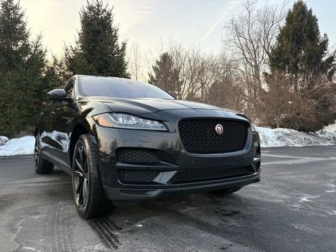 Used 2017 Jaguar F-PACE Prestige image 9