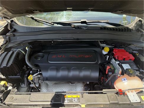 Used 2021 Jeep Renegade Sport FWD image 14