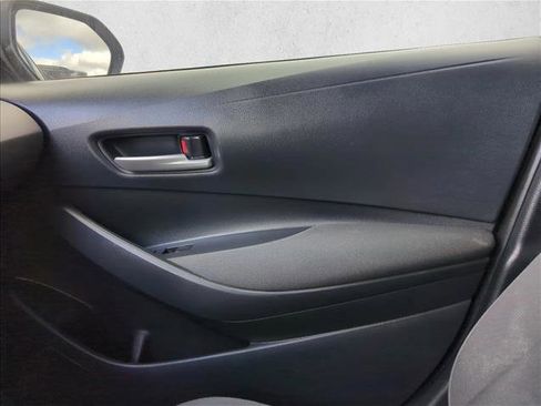 Used 2021 Toyota Corolla LE image 21