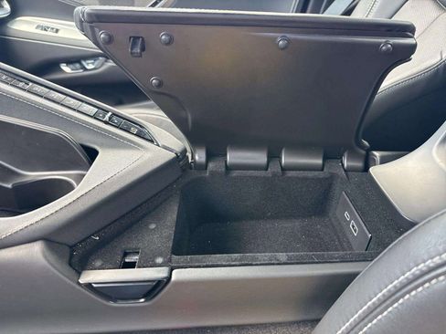 Used 2024 Chevrolet Corvette Stingray Preferred Conv w/ Battery Protection Package RWD image 33