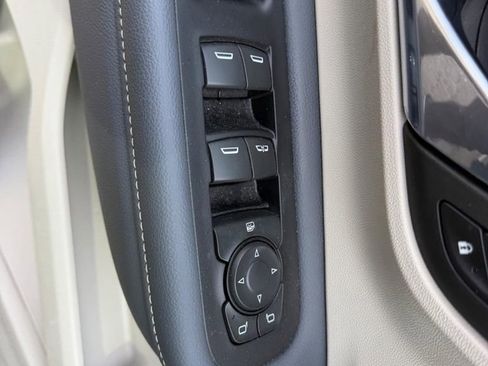 Used 2024 GMC Terrain Denali w/ Denali Premium Package image 18