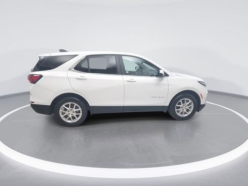 Used 2024 Chevrolet Equinox LT image 8
