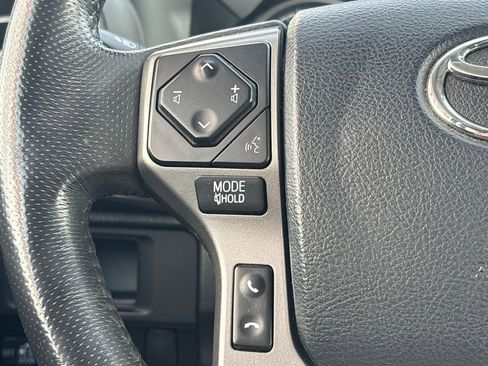 Used 2017 Toyota Tacoma SR5 image 18