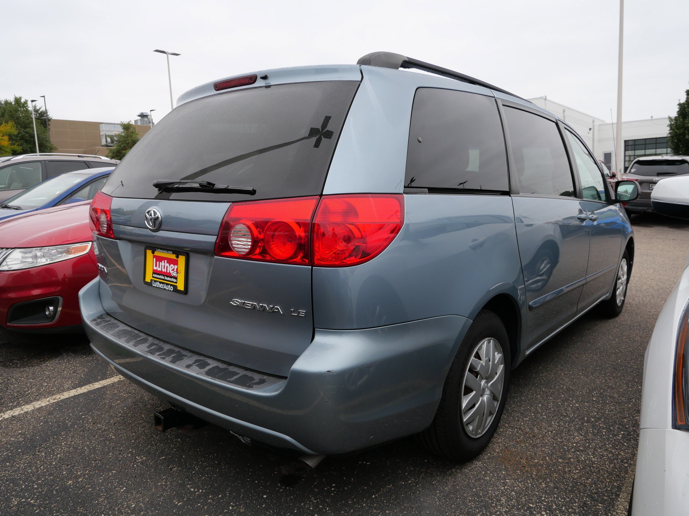 Used 2010 Toyota Sienna LE FWD image 7