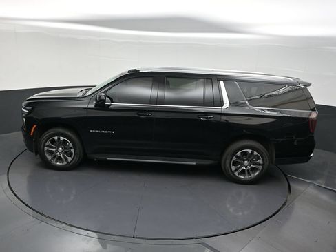 Used 2026 Chevrolet Suburban LS RWD image 18