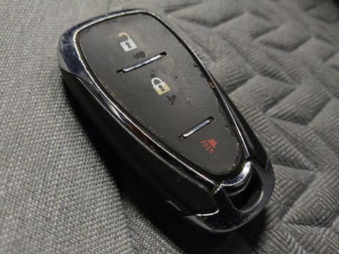 Used 2022 Chevrolet Equinox LS image 32