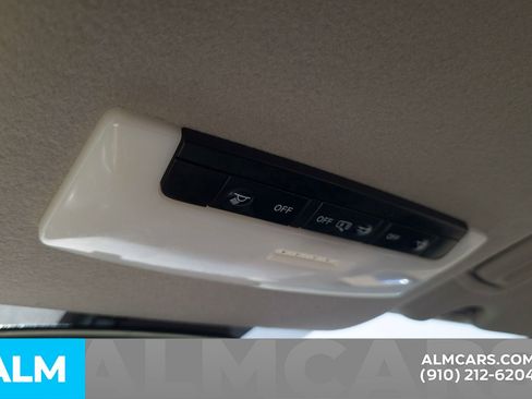 Used 2023 Nissan Versa SV image 17