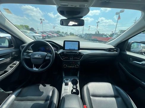 Used 2022 Ford Escape Titanium AWD/4WD image 19