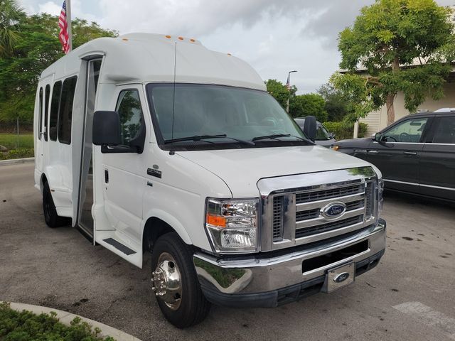 Used 2012 Ford E-350 and Econoline 350 Super Duty w/ Shuttle Bus Prep Pkg RWD image 3