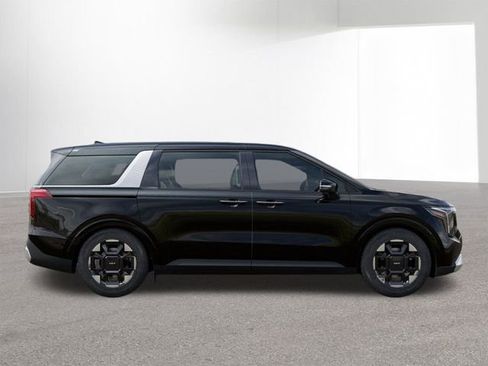 New 2026 Kia Carnival EX image 7