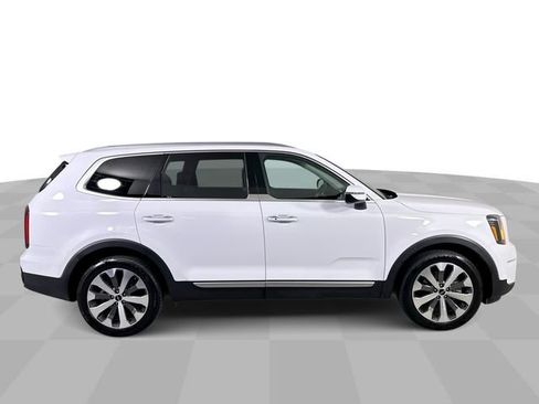 Used 2025 Kia Telluride S FWD image 9