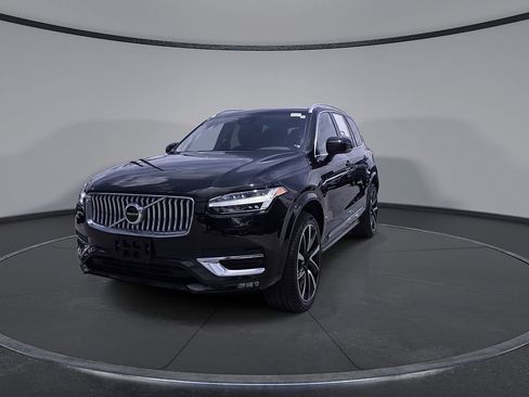 Used 2023 Volvo XC90 B5 Plus w/ Protection Package Premier AWD/4WD image 11
