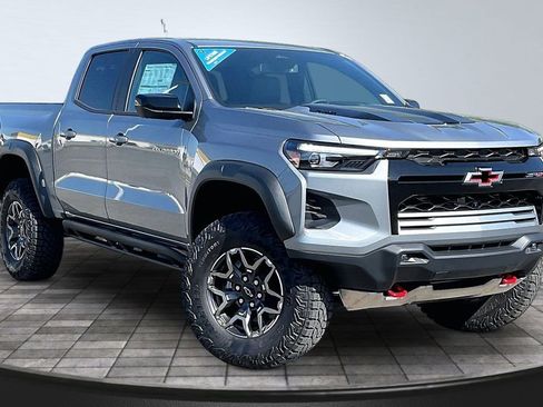 New 2026 Chevrolet Colorado ZR2 w/ Technology Package AWD/4WD image 2