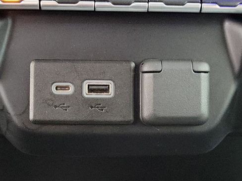 Used 2021 Chevrolet Silverado 1500 RST image 31