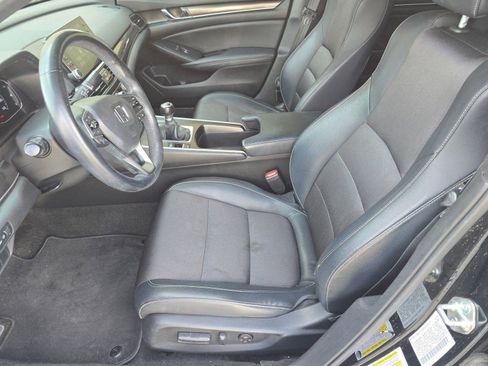 Used 2018 Honda Accord Sport image 5