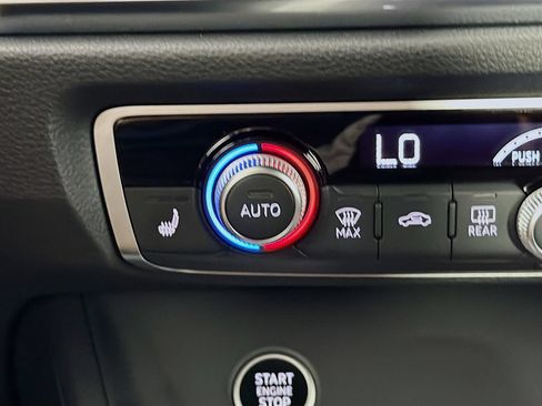 Certified 2025 Audi Q3 2.0T Premium w/ Convenience Package AWD/4WD image 19