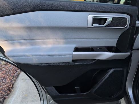 Used 2024 Ford Explorer XLT w/ Equipment Group 202A image 10