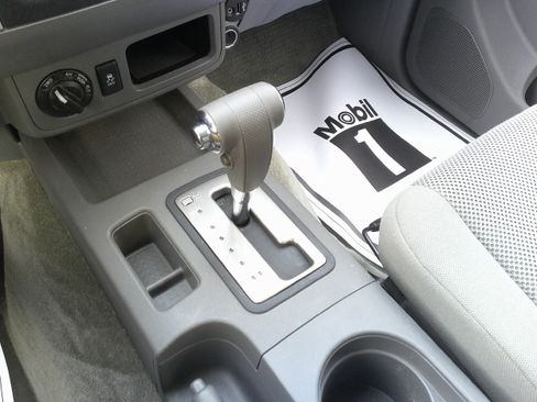 Used 2018 Nissan Frontier SV image 8