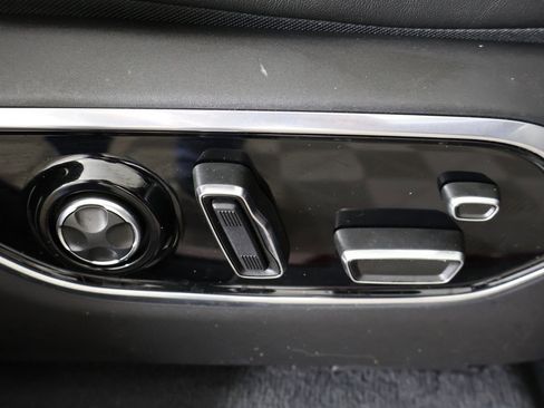 Used 2023 Jeep Grand Cherokee Overland w/ Adv Protech Group III image 39