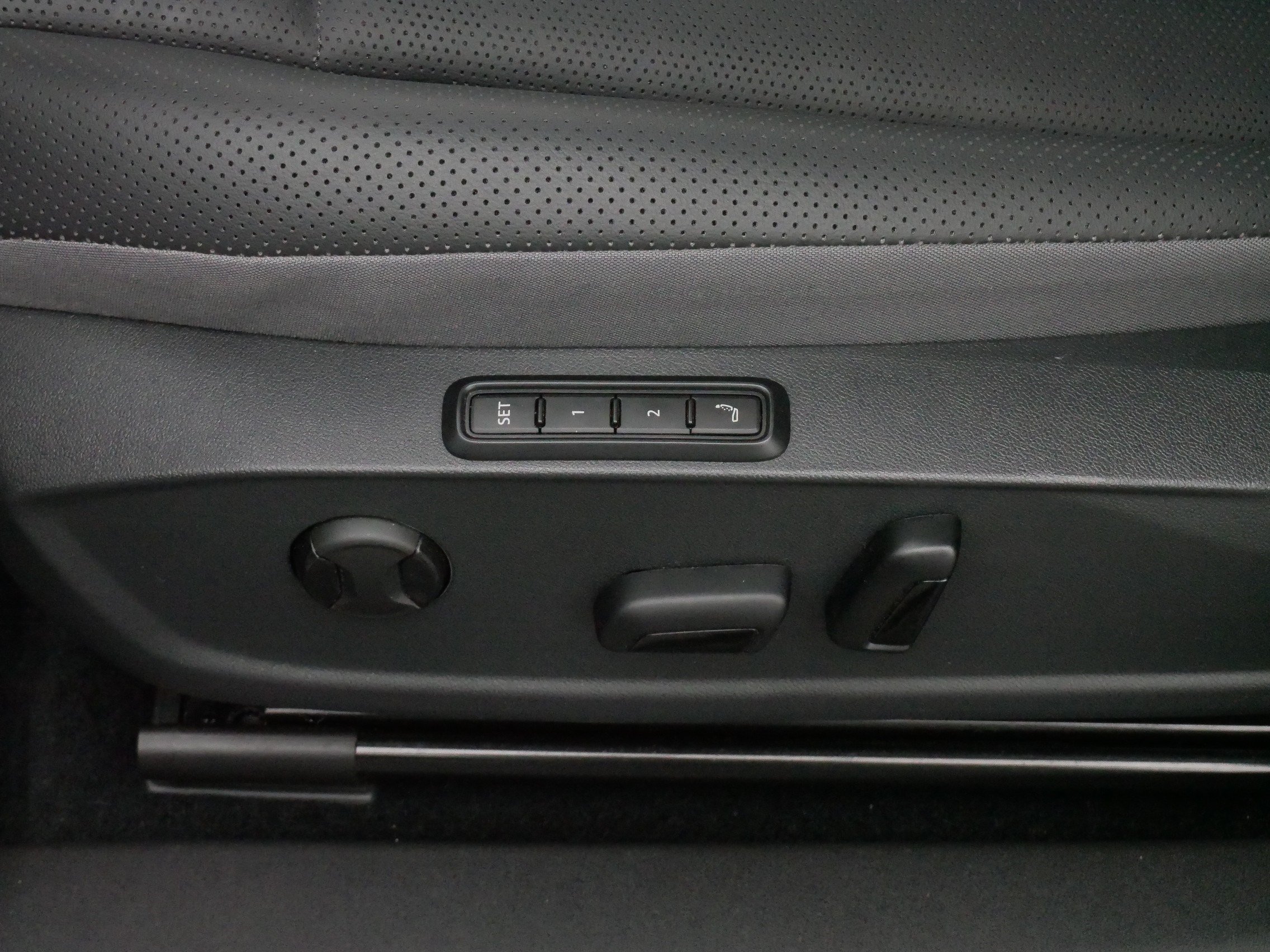 Certified 2025 Volkswagen ID.4 Pro S Plus AWD/4WD image 20
