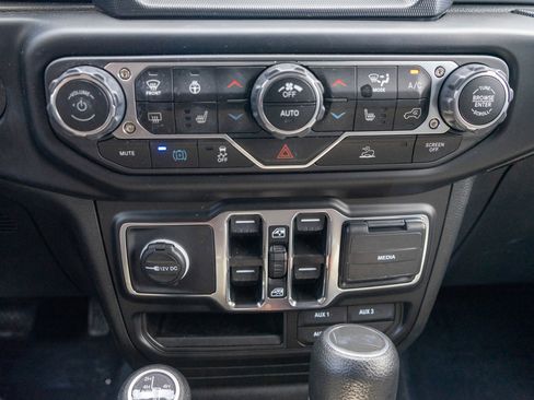 Used 2023 Jeep Wrangler Unlimited w/ Sun & Screen Package AWD/4WD image 20