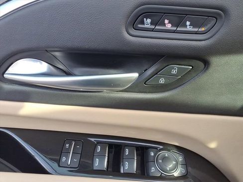 Used 2023 Cadillac Escalade ESV Premium Luxury image 25