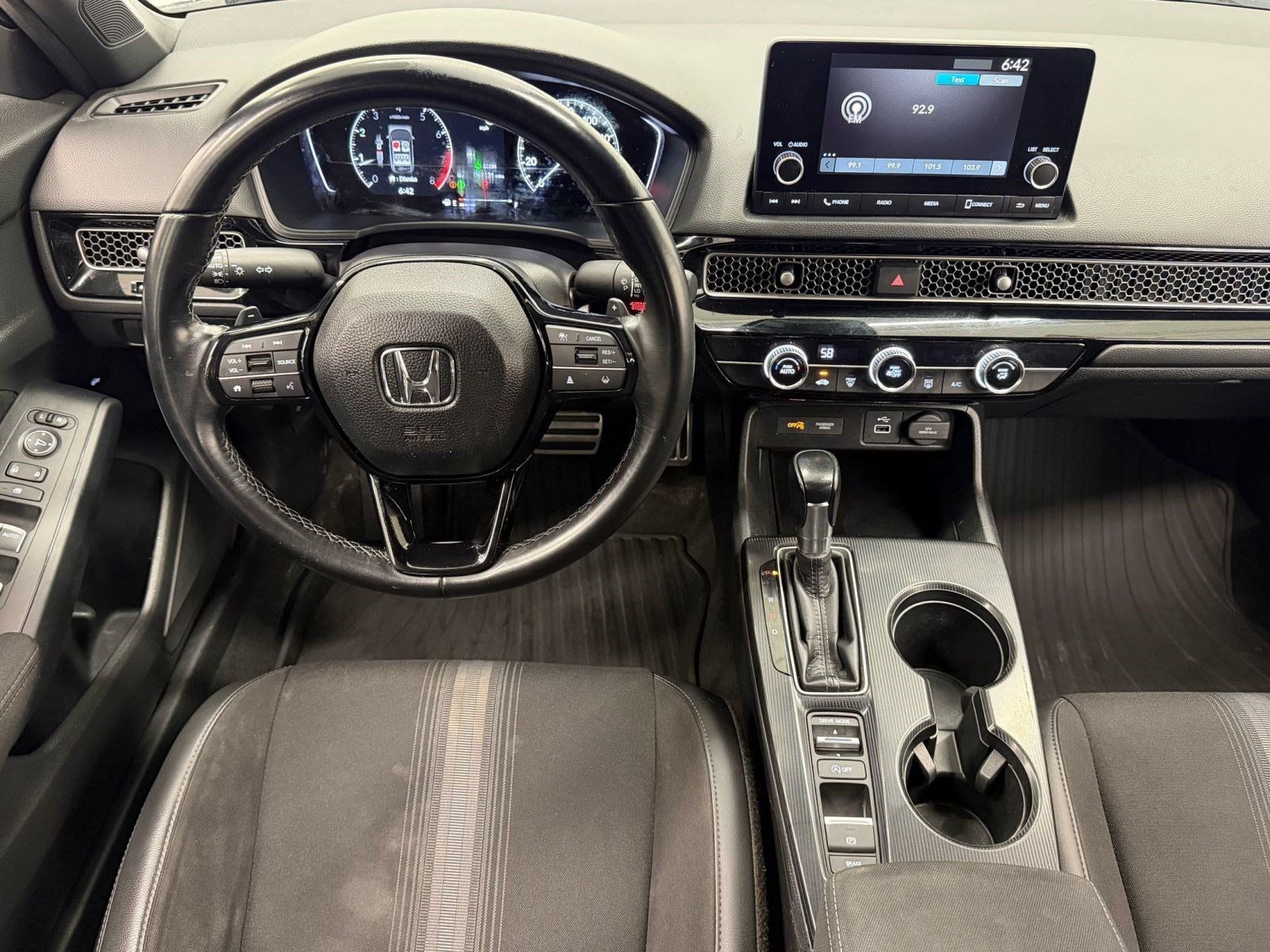 Used 2023 Honda Civic Sport image 27