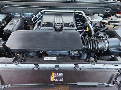 Used 2024 Chevrolet Colorado ZR2 w/ Safety Package image 23