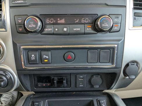 Used 2016 Nissan Titan SL AWD/4WD image 22