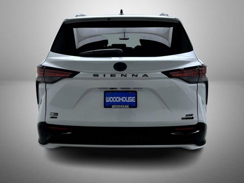 Used 2023 Toyota Sienna XSE AWD/4WD image 6