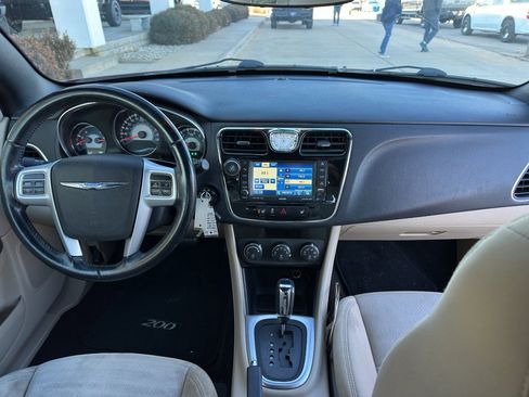 Used 2011 Chrysler 200 Touring w/ Cold Weather Group image 11