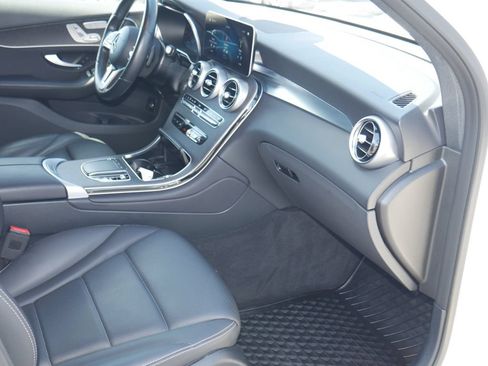 Used 2022 Mercedes-Benz GLC 300 4MATIC image 26