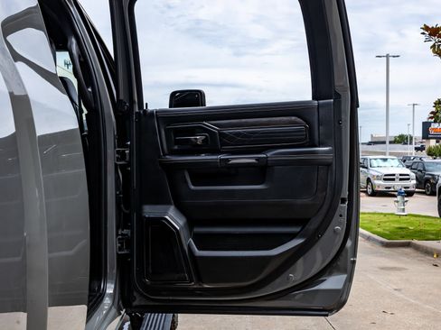 Used 2025 RAM 3500 Limited AWD/4WD image 41