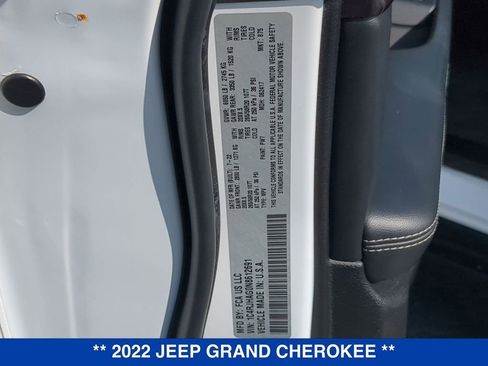 Used 2022 Jeep Grand Cherokee Altitude AWD/4WD image 26