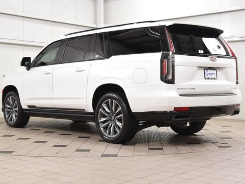 Used 2023 Cadillac Escalade ESV Sport Platinum w/ Heavy-Duty Trailer Package AWD/4WD image 6
