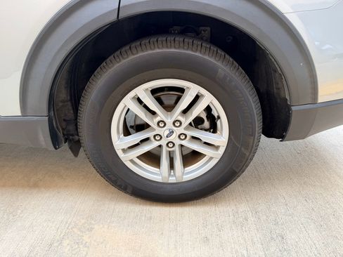 Used 2021 Ford Explorer XLT RWD image 28