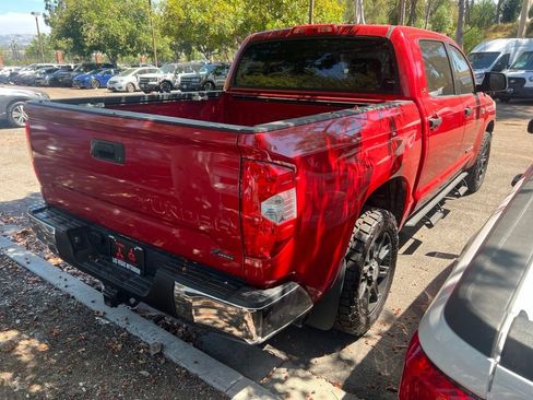 Used 2019 Toyota Tundra SR5 w/ SR5 Upgrade Package AWD/4WD image 3
